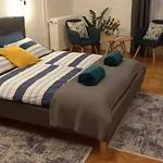 Daire Panoramas Modern Lakas A Toertenelmi Belvarosban
