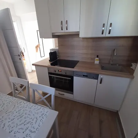 Panoramas Modern Lakas A Toertenelmi Belvarosban Apartament *